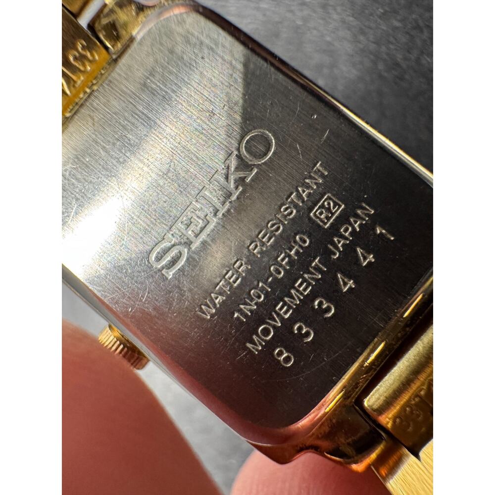 Seiko Tank Watch Women 16mm Champagne Dial Gold Tone Rectangle 1N01-0FH0 - Picture 7 of 8